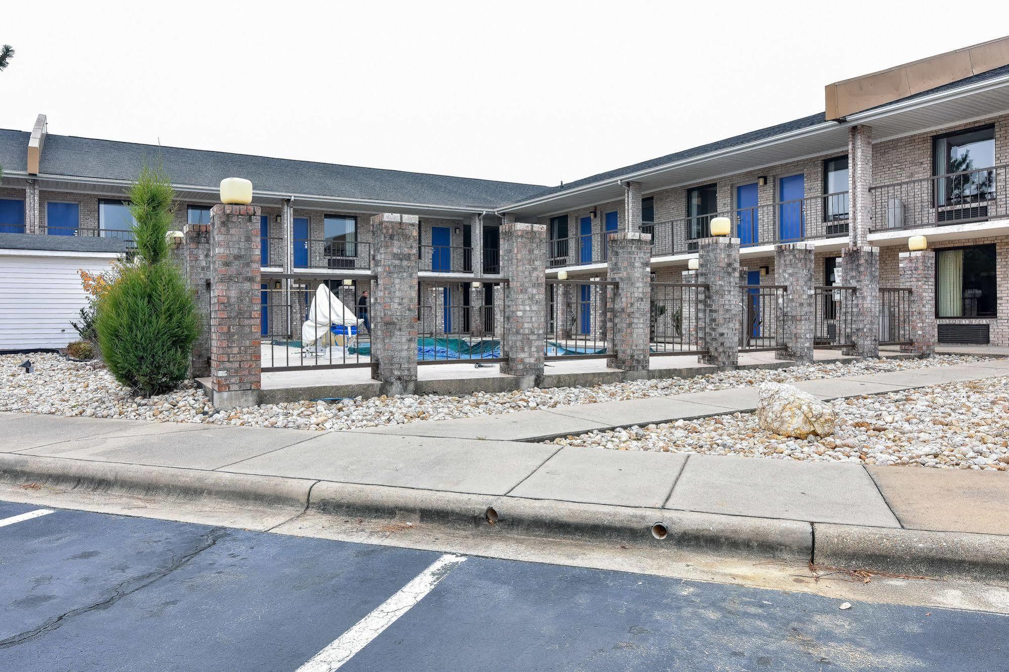 Motel 6-Kenly, Nc Eksteriør bilde