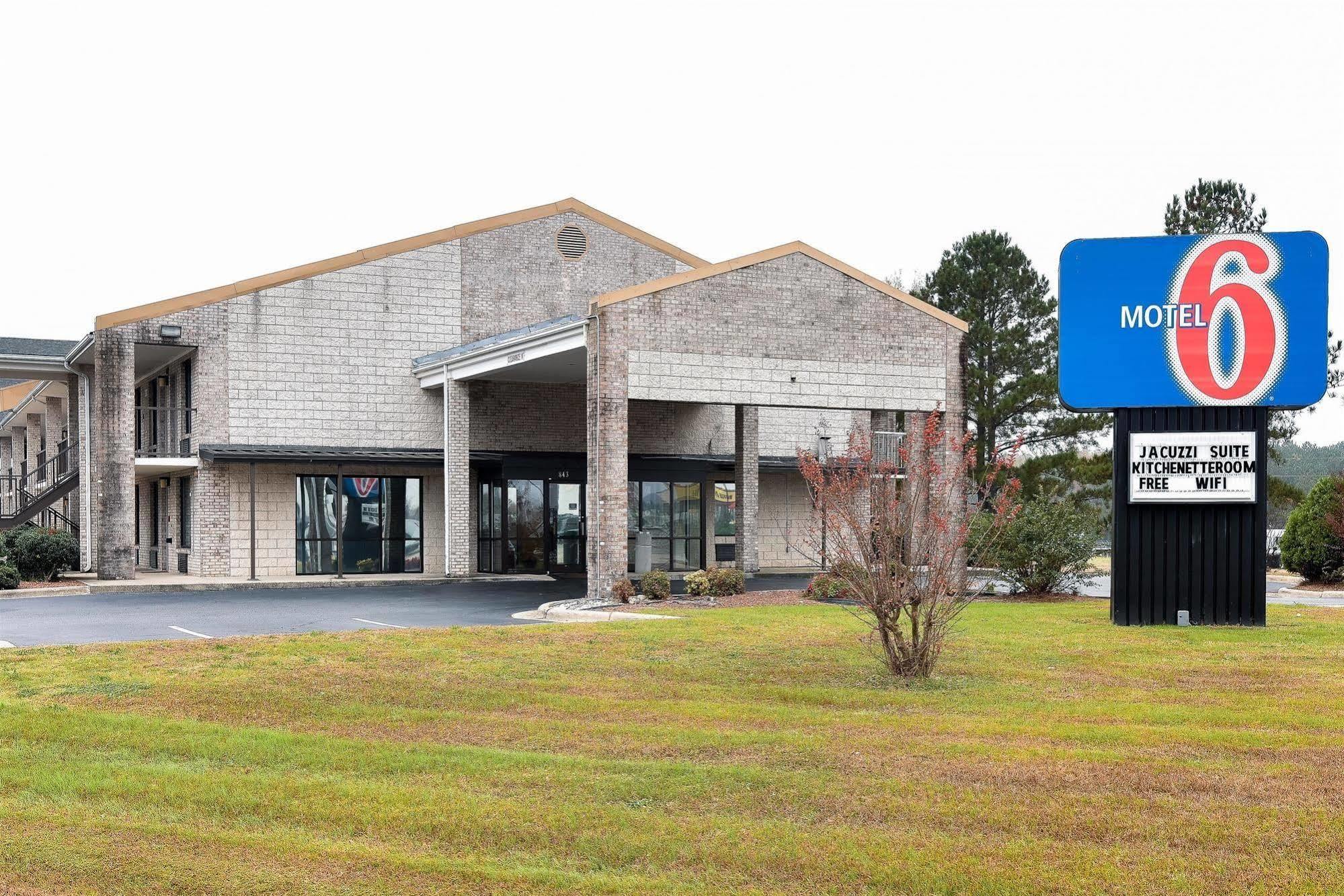 Motel 6-Kenly, Nc Eksteriør bilde